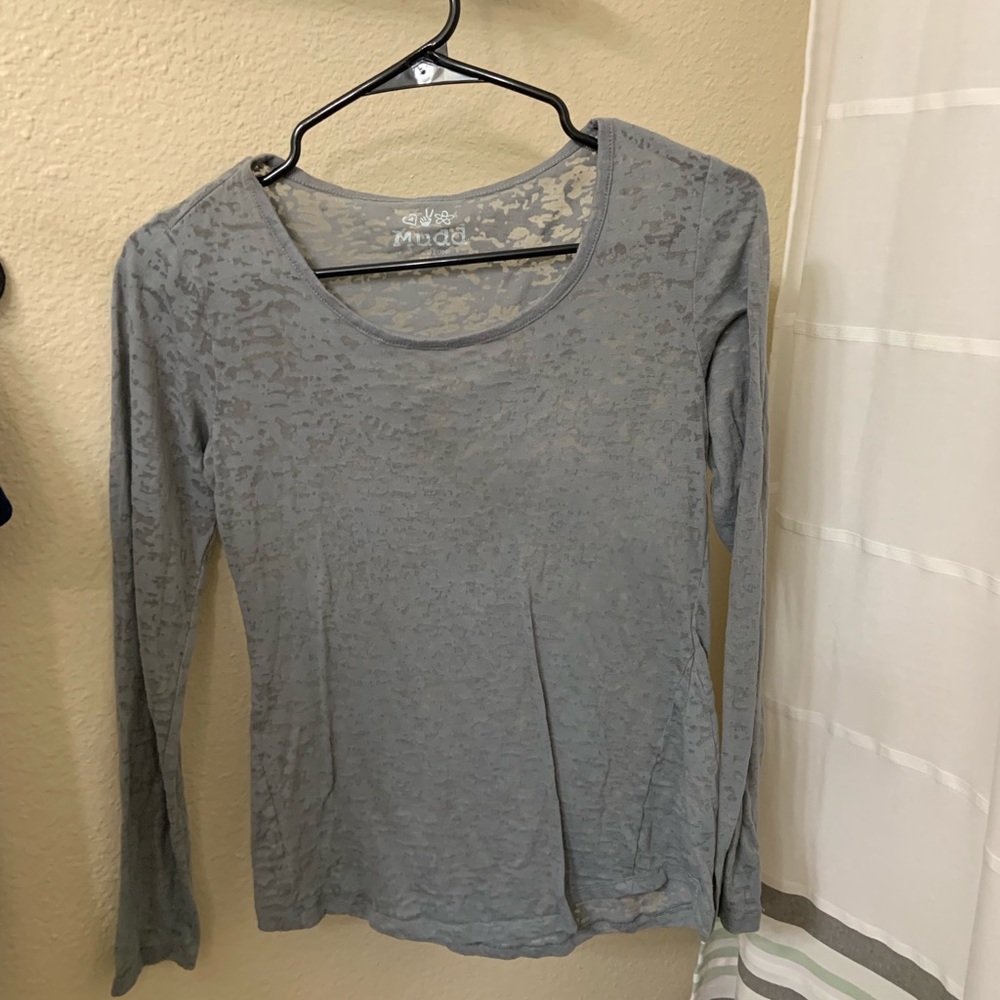 Long sleeve gray